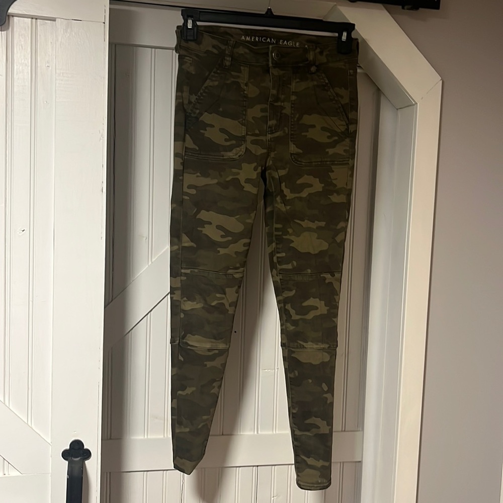 American eagle jeggings camo colored.